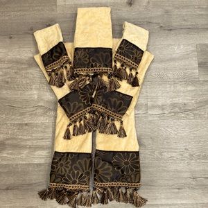 Croscill Towels-2 Bath, 3 Hand Towels, 2 Fingertip Towels-Dress Up Your Bathroom